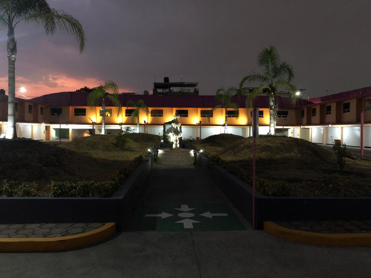 Hotel & Villas 7 メキシコシティ エクステリア 写真
